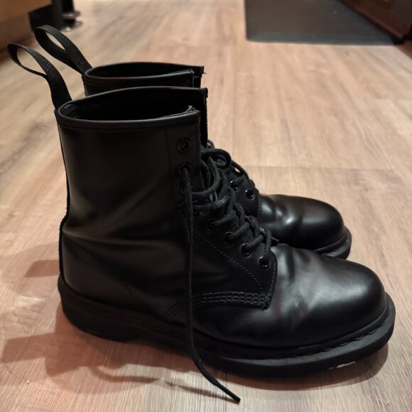 Men's Doc Martens - Barely Used - Picture 3 of 5